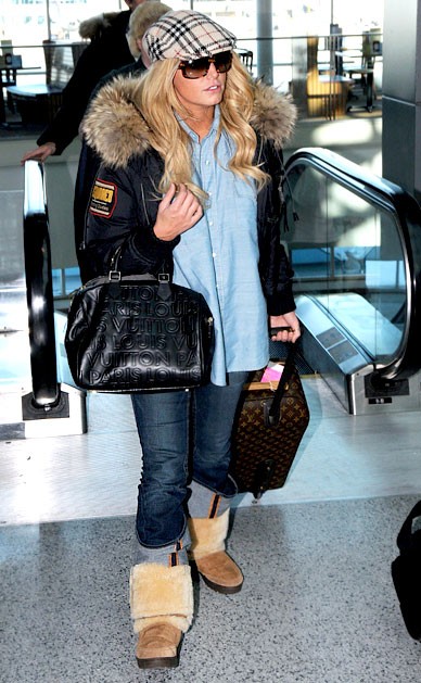 Джессика Симпсон с сумкой Луи Вьюттон - Louis Vuitton фото